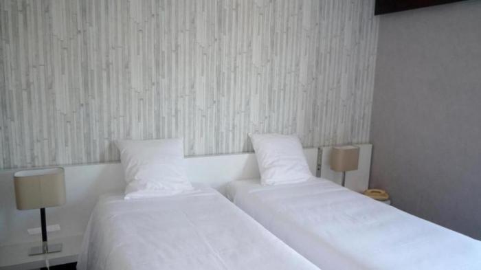 Hyp'Hotel Saint-Marcellin  Rum bild